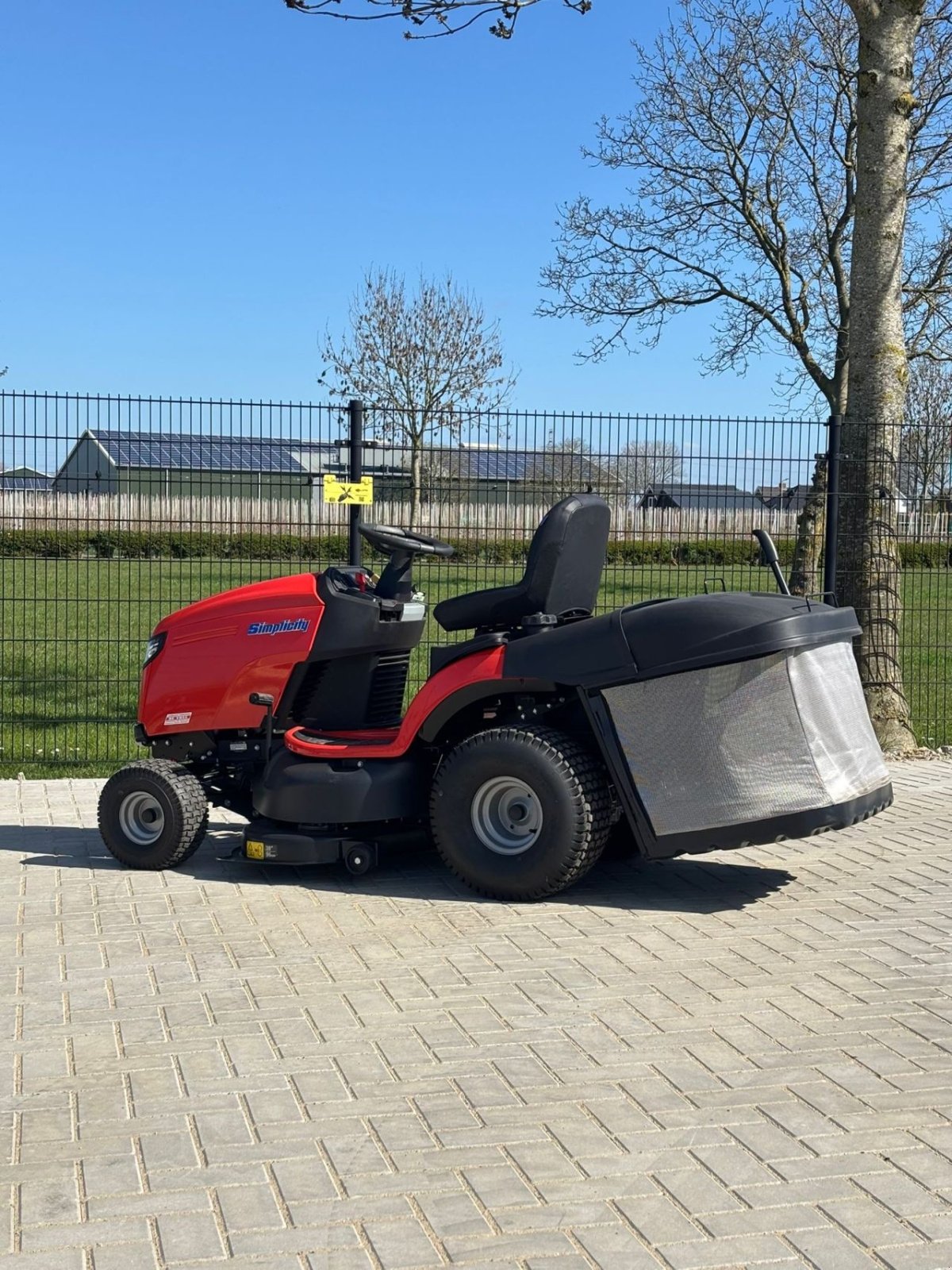 Sitzrasenmäher типа Simplicity Srd210, Gebrauchtmaschine в Wadenoijen (Фотография 2)