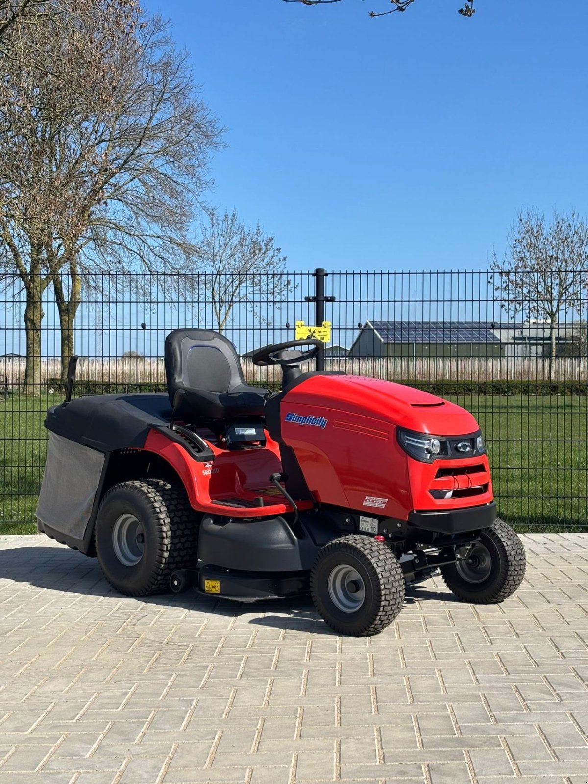 Sitzrasenmäher типа Simplicity Srd210, Gebrauchtmaschine в Wadenoijen (Фотография 1)