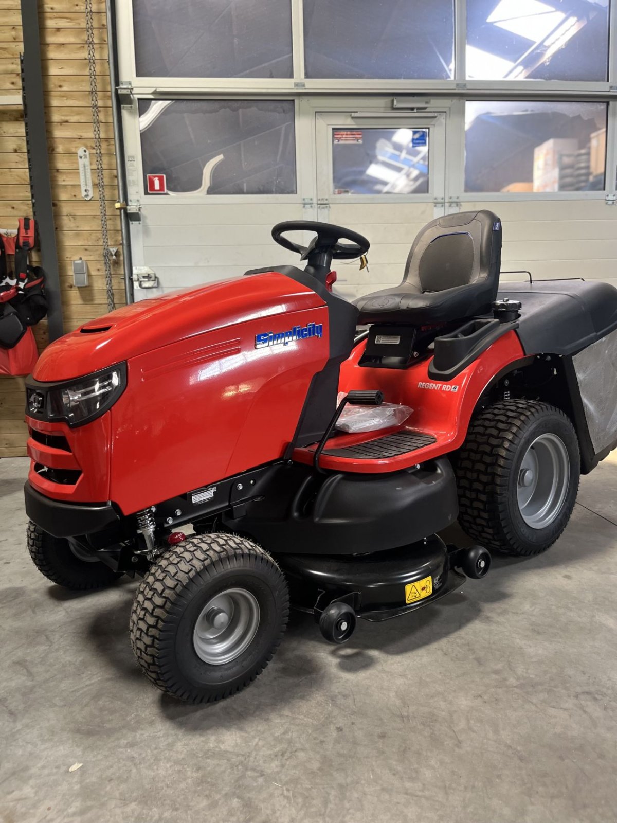 Sitzrasenmäher typu Simplicity Srd360, Gebrauchtmaschine v Wadenoijen (Obrázek 1)