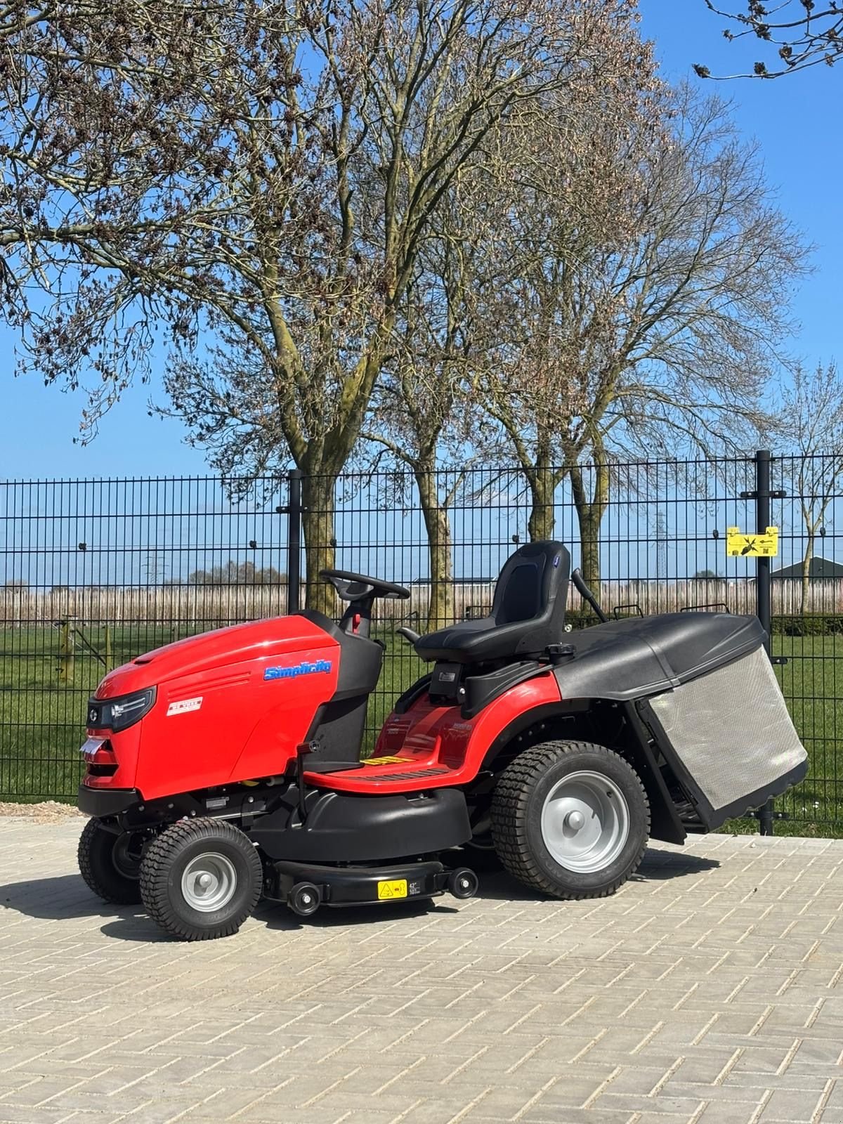 Sitzrasenmäher типа Simplicity Srd360, Gebrauchtmaschine в Wadenoijen (Фотография 3)