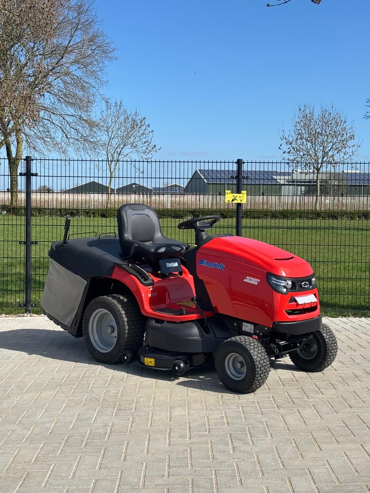 Sitzrasenmäher типа Simplicity Srd360, Gebrauchtmaschine в Wadenoijen (Фотография 1)