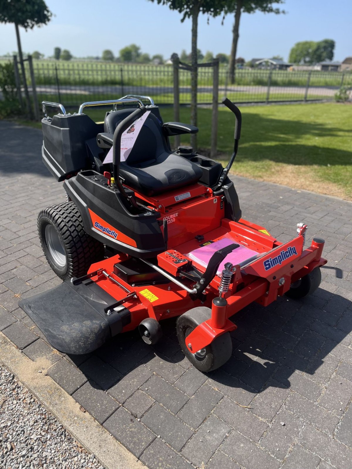 Sitzrasenmäher del tipo Simplicity Szt 350, Gebrauchtmaschine en Wadenoijen (Imagen 2)