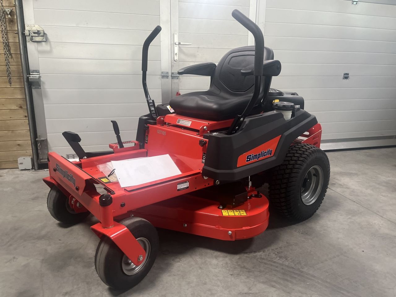 Sitzrasenmäher typu Simplicity Szt105, Gebrauchtmaschine w Wadenoijen (Zdjęcie 2)