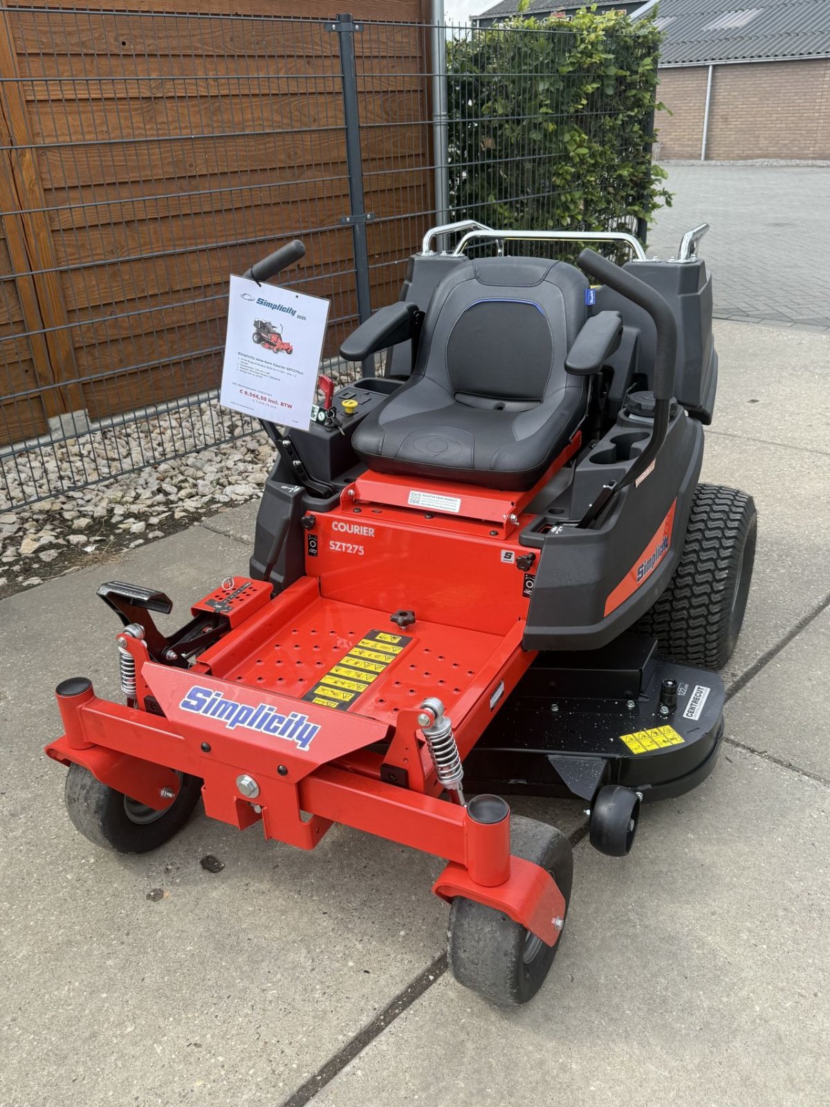 Sitzrasenmäher des Typs Simplicity Szt275, Gebrauchtmaschine in Wadenoijen (Bild 2)