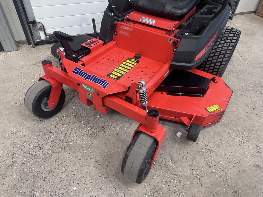 Sitzrasenmäher typu Simplicity SZT350, Gebrauchtmaschine w Cabauw (Zdjęcie 2)