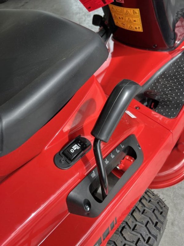 Sitzrasenmäher des Typs Solo zitmaaier T13-933HD, Neumaschine in Bladel (Bild 10)