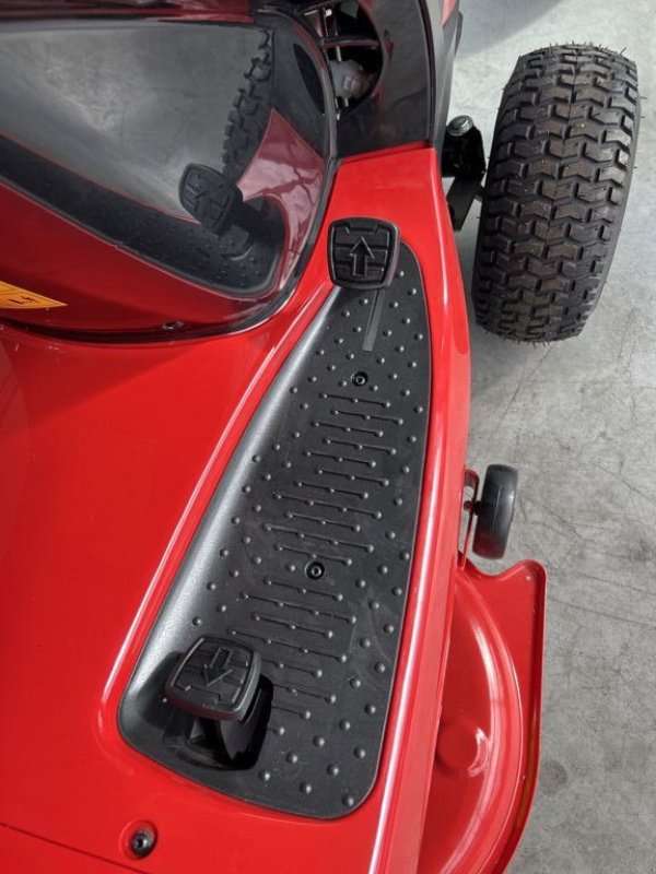 Sitzrasenmäher typu Solo Zitmaaier T15-933HDA, Neumaschine v Bladel (Obrázek 9)