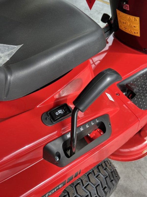 Sitzrasenmäher typu Solo Zitmaaier T15-933HDA, Neumaschine v Bladel (Obrázek 8)