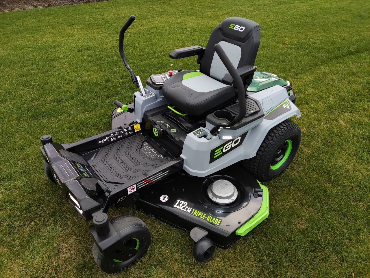 Sitzrasenmäher tip Sonstige EGO TR4201E / TR3801E/ ZT4201E-L, Gebrauchtmaschine in Klarenbeek (Poză 5)