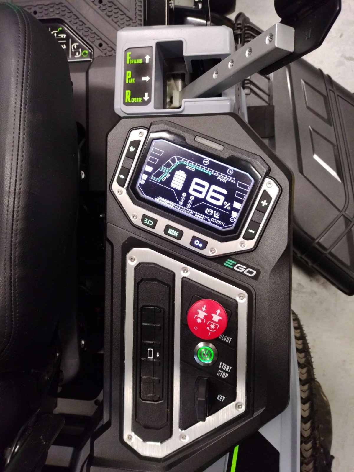 Sitzrasenmäher van het type Sonstige EGO Z6 ZT4200E-L, Gebrauchtmaschine in Goor (Foto 9)