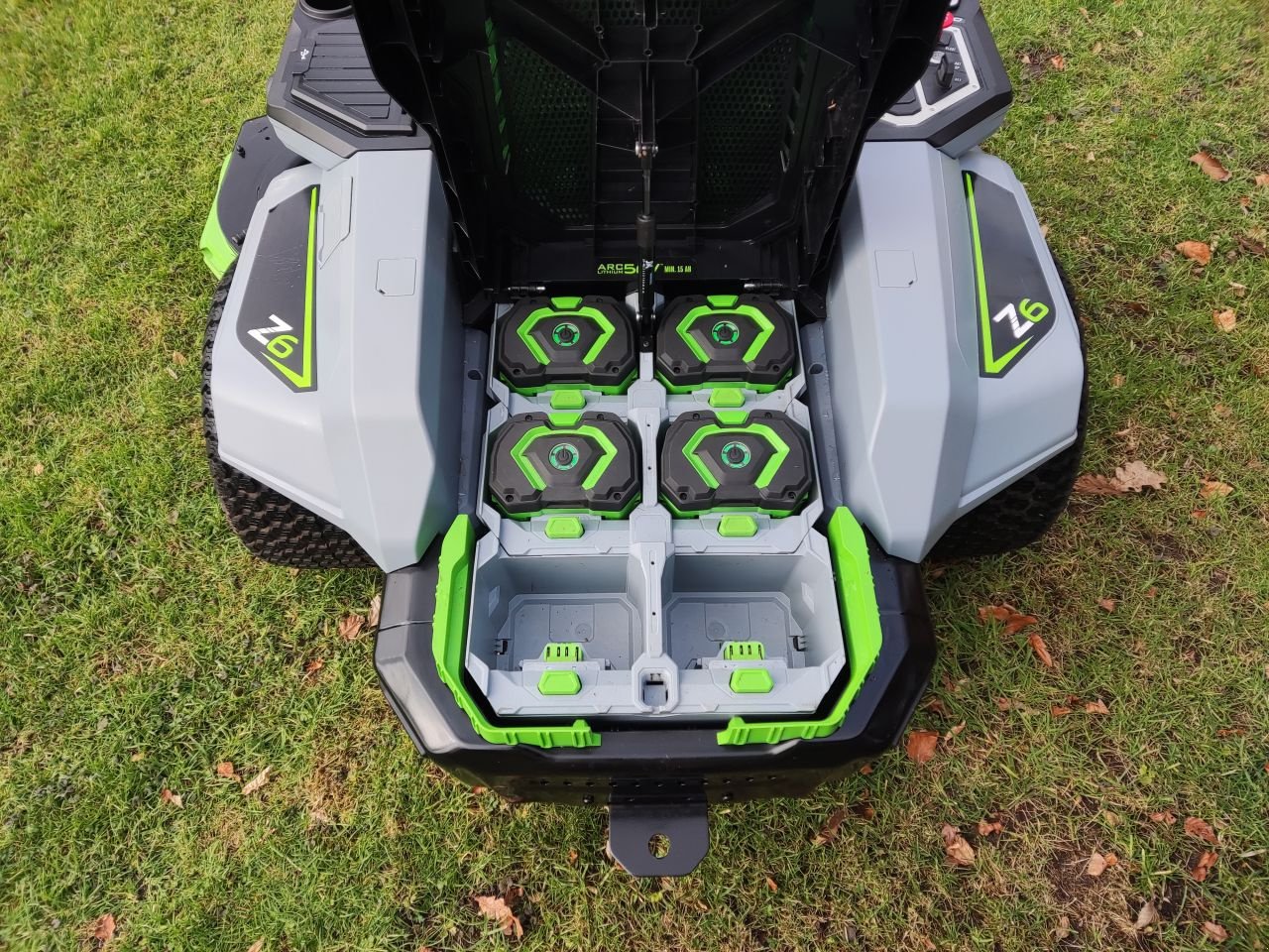 Sitzrasenmäher типа Sonstige EGO ZT5201E-L, Gebrauchtmaschine в Klarenbeek (Фотография 3)