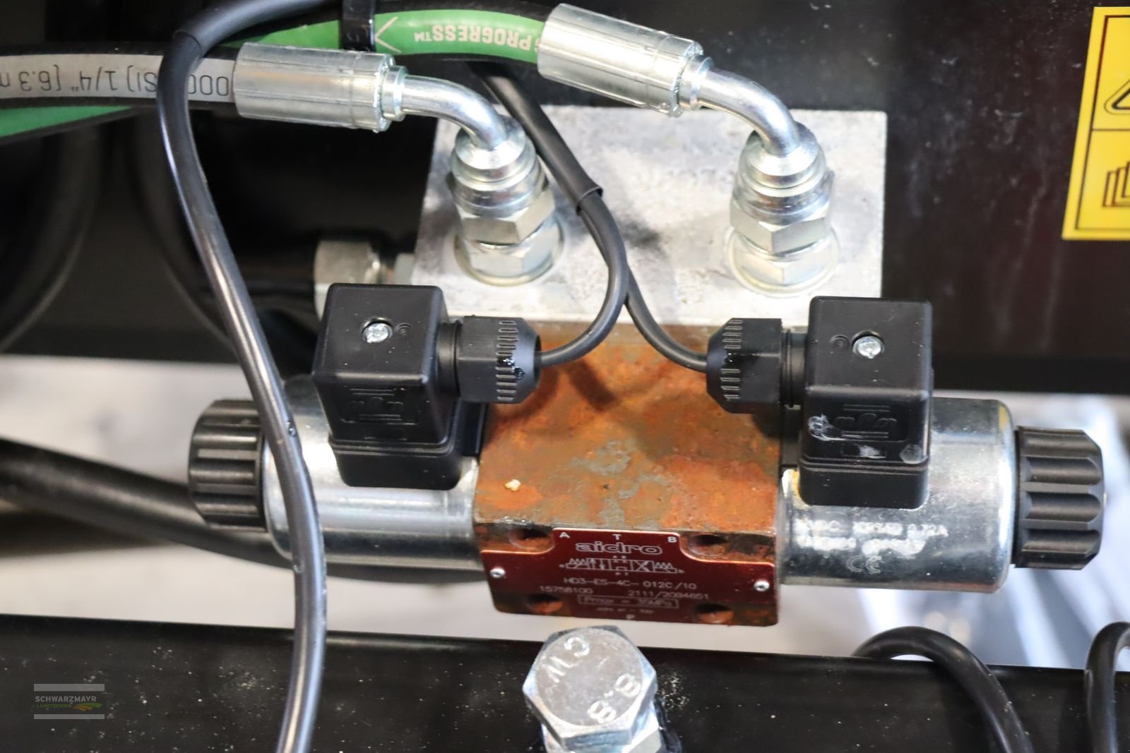 Sitzrasenmäher des Typs Sonstige Giant Heckenschere, Neumaschine in Gampern (Bild 12)