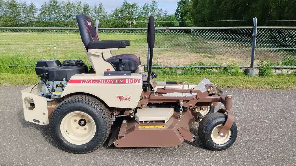 Sitzrasenmäher typu Sonstige Grasshopper 100V zero turn GH534049A, Neumaschine w Mijdrecht (Zdjęcie 1)