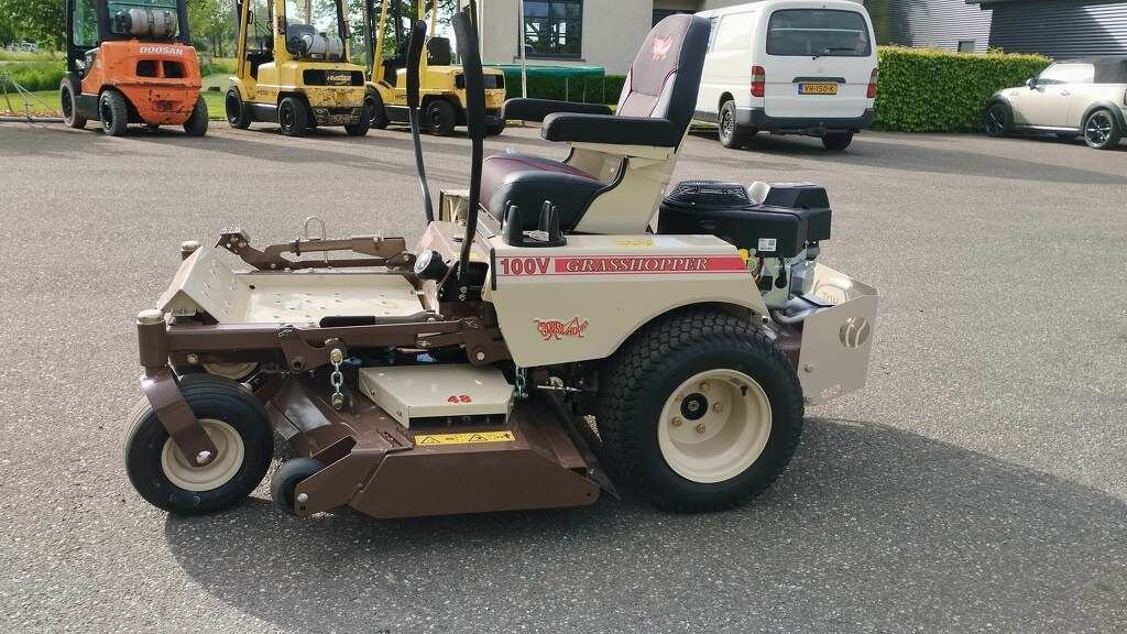 Sitzrasenmäher typu Sonstige Grasshopper 100V zero turn GH534049A, Neumaschine w Mijdrecht (Zdjęcie 3)