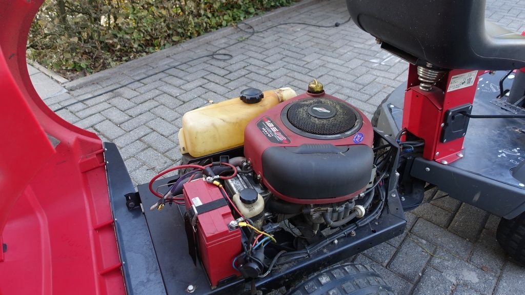 Sitzrasenmäher of the type Sonstige Mountfield 4135H Zitmaaier, Gebrauchtmaschine in IJsselmuiden (Picture 7)