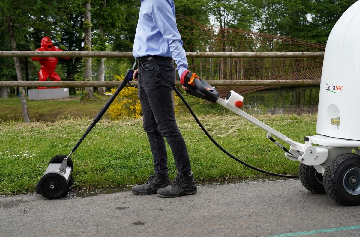 Sitzrasenmäher Türe ait Sonstige Oeliatec HOEDIC Unkrautbekämpfung Heißwasser, Neumaschine içinde Aigen-Schlägl (resim 12)
