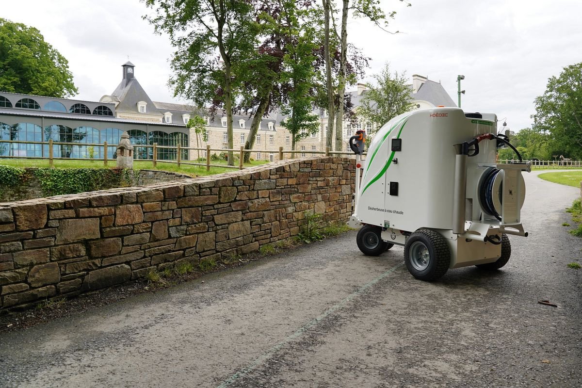 Sitzrasenmäher Türe ait Sonstige Oeliatec HOEDIC Unkrautbekämpfung Heißwasser, Neumaschine içinde Aigen-Schlägl (resim 10)