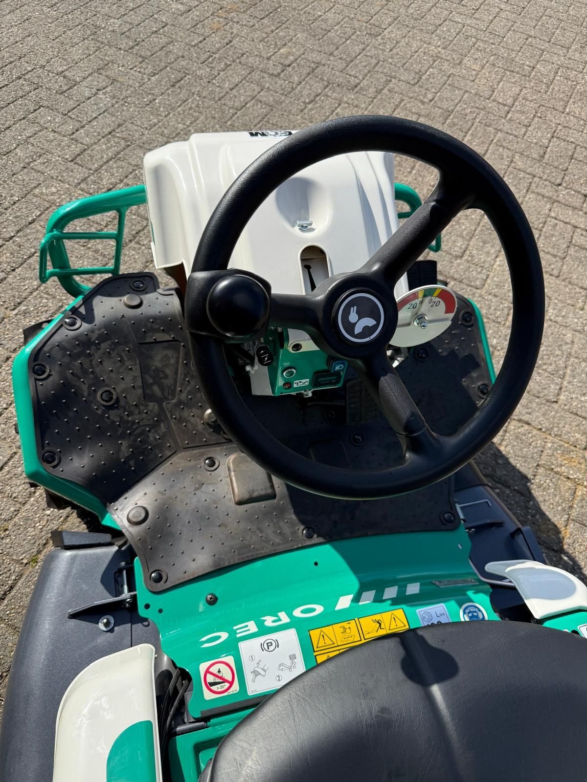 Sitzrasenmäher of the type Sonstige Orec RM982F, Neumaschine in Klarenbeek (Picture 7)