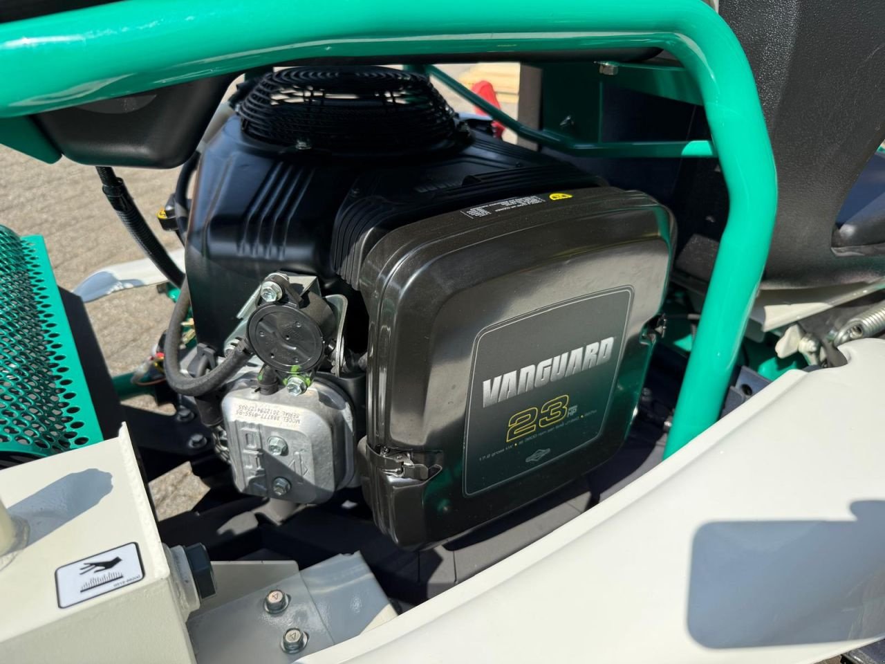 Sitzrasenmäher of the type Sonstige Orec RM982F, Neumaschine in Klarenbeek (Picture 6)