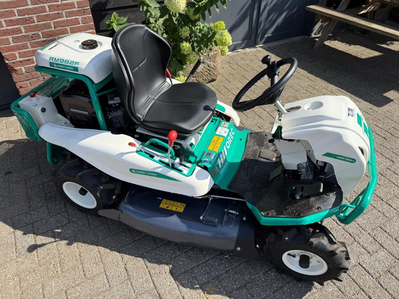 Sitzrasenmäher of the type Sonstige Orec RM982F, Neumaschine in Klarenbeek (Picture 3)