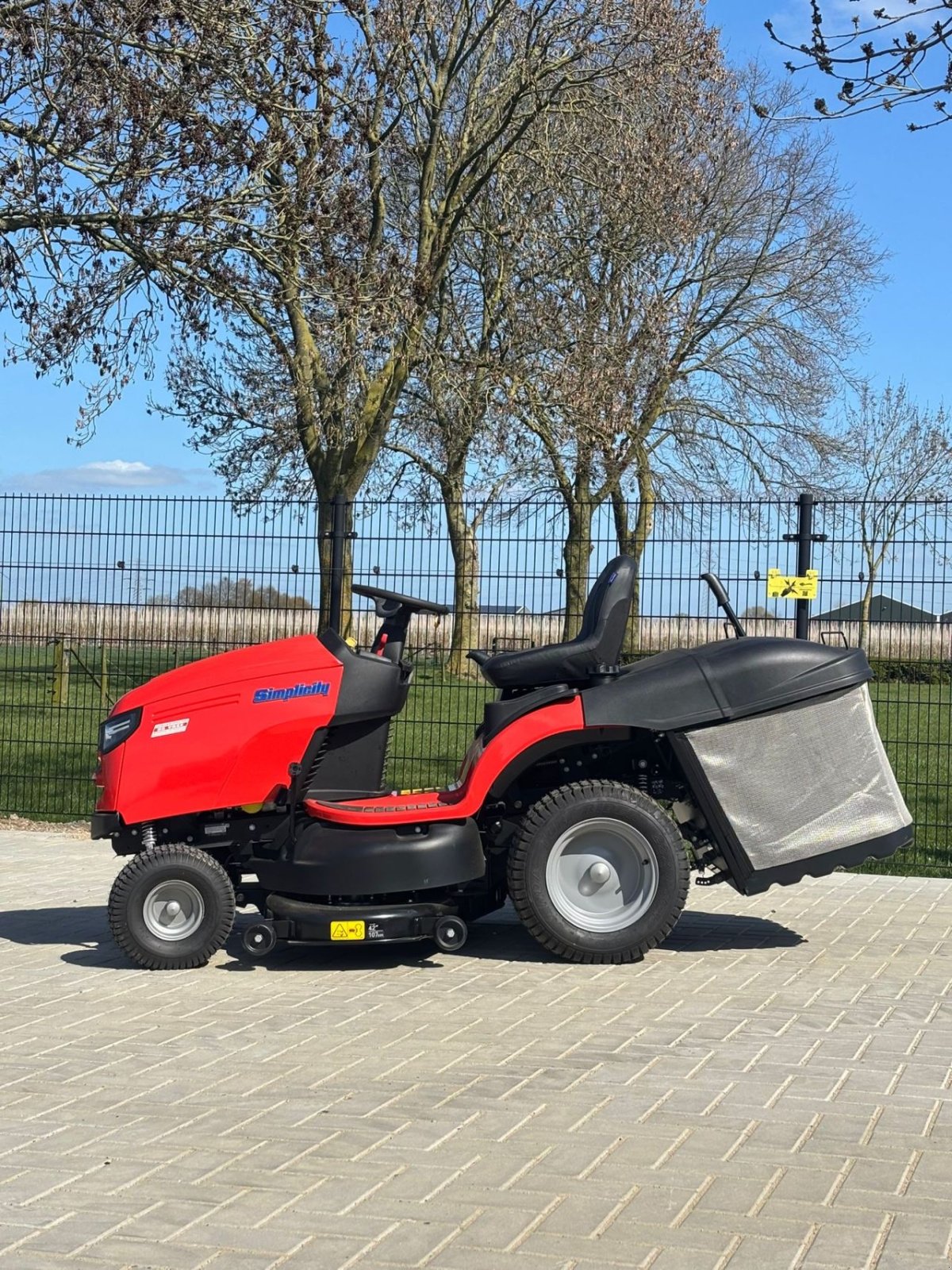 Sitzrasenmäher типа Sonstige Simplicity srd310 310, Gebrauchtmaschine в Wadenoijen (Фотография 4)