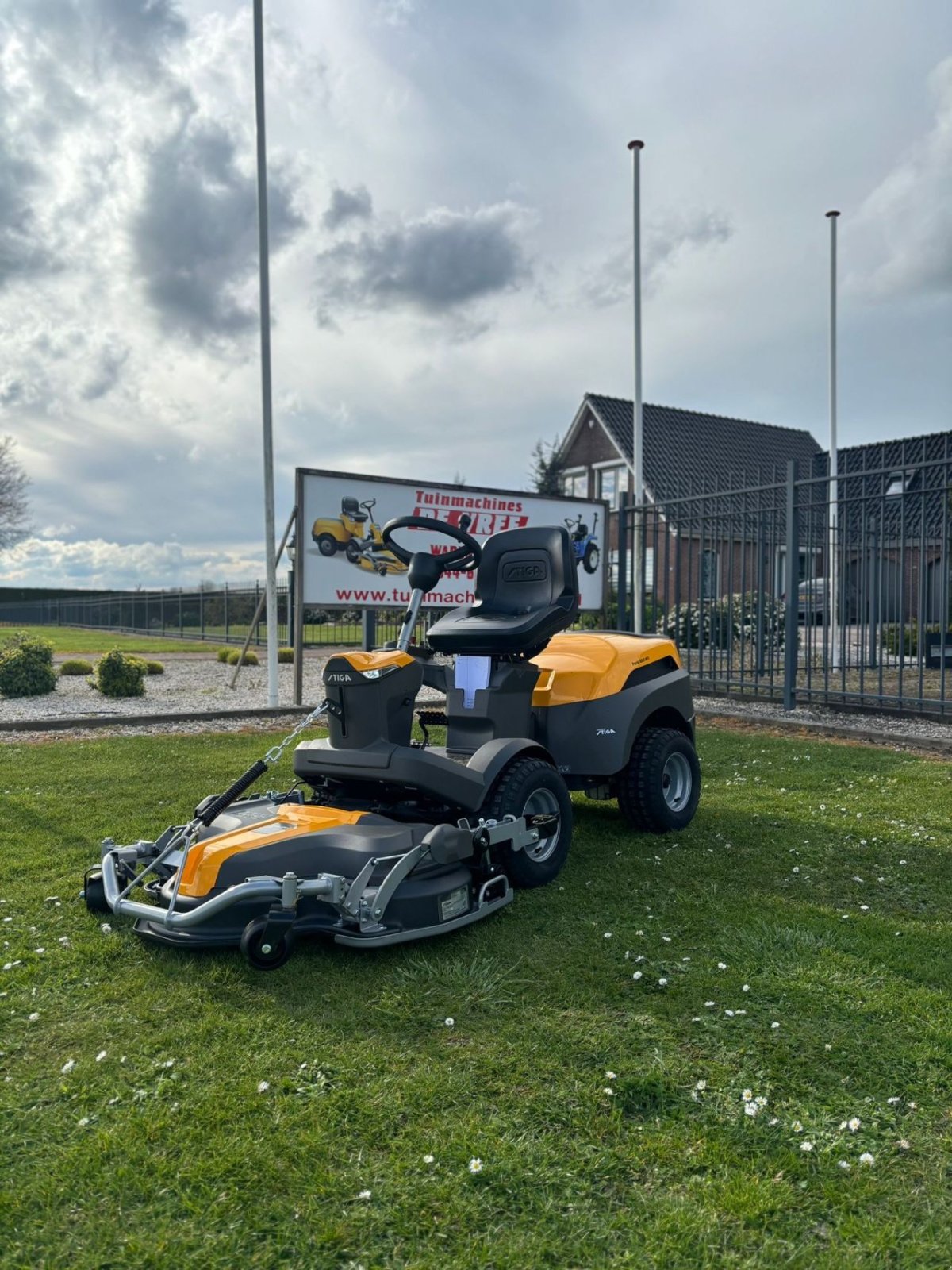 Sitzrasenmäher des Typs Stiga 500wx, Gebrauchtmaschine in Wadenoijen (Bild 3)