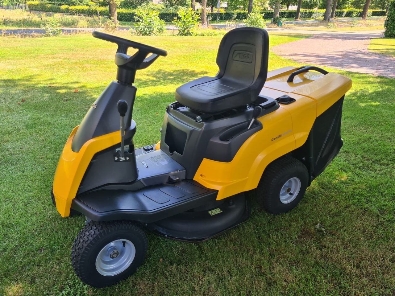 Sitzrasenmäher van het type Stiga combi 1066 HQ, Gebrauchtmaschine in Lierop (Foto 1)