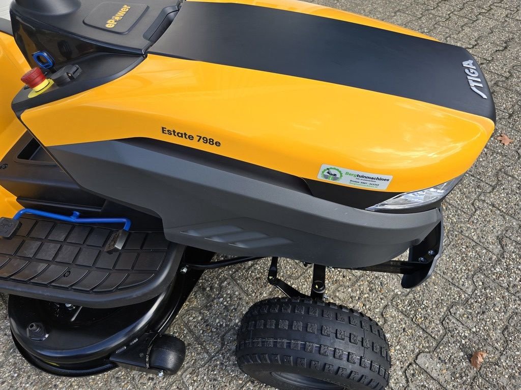 Sitzrasenmäher des Typs Stiga Estate 798E, Gebrauchtmaschine in Druten (Bild 2)