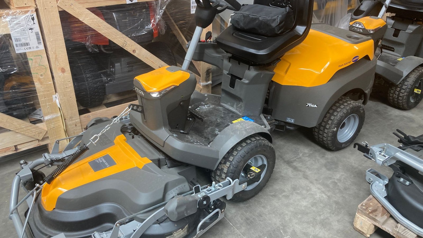 Sitzrasenmäher des Typs Stiga Park 500WX 4WD inkl. 100 Combi Q plus, Gebrauchtmaschine in Roskilde (Bild 1)