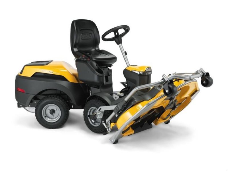 Sitzrasenmäher van het type Stiga Park 700WX inkl. 100 cm Combi Q plus, Gebrauchtmaschine in Roskilde (Foto 1)