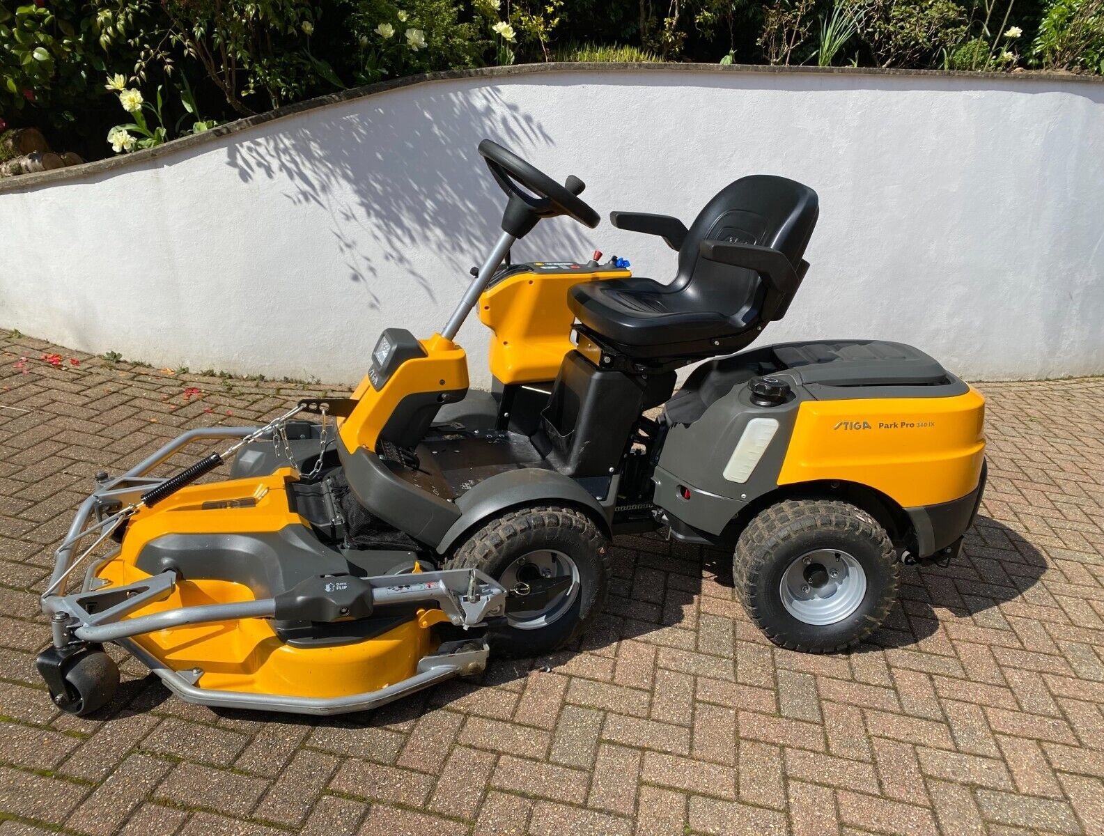 Sitzrasenmäher typu Stiga Park Pro 340 IX, Gebrauchtmaschine v Wels (Obrázek 1)