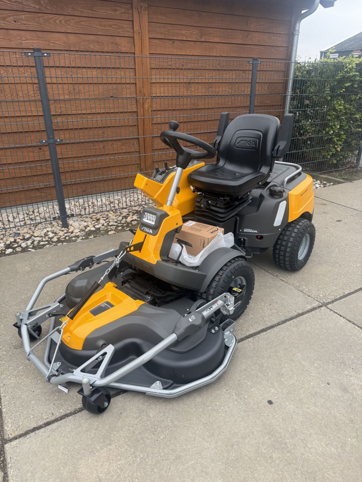 Sitzrasenmäher типа Stiga Park pro 900wx, Gebrauchtmaschine в Wadenoijen (Фотография 2)