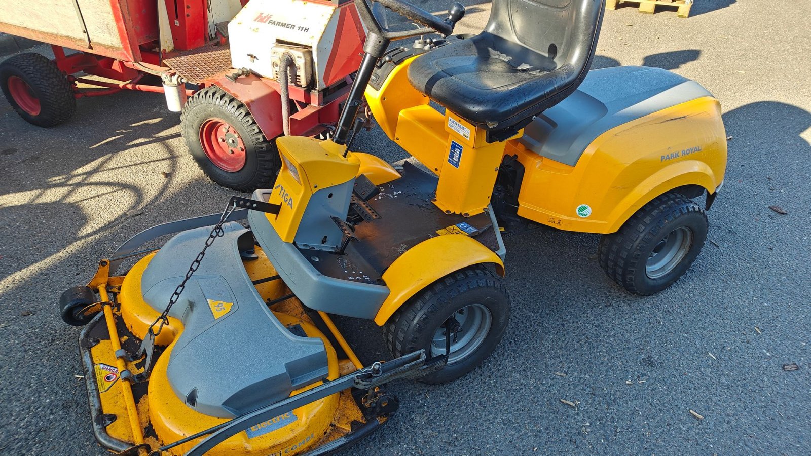 Sitzrasenmäher del tipo Stiga Park Royal, Gebrauchtmaschine en Holstebro (Imagen 2)