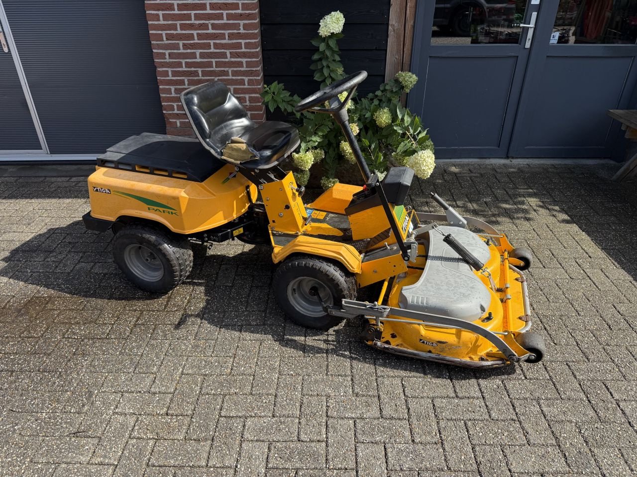 Sitzrasenmäher van het type Stiga Park, Gebrauchtmaschine in Klarenbeek (Foto 2)