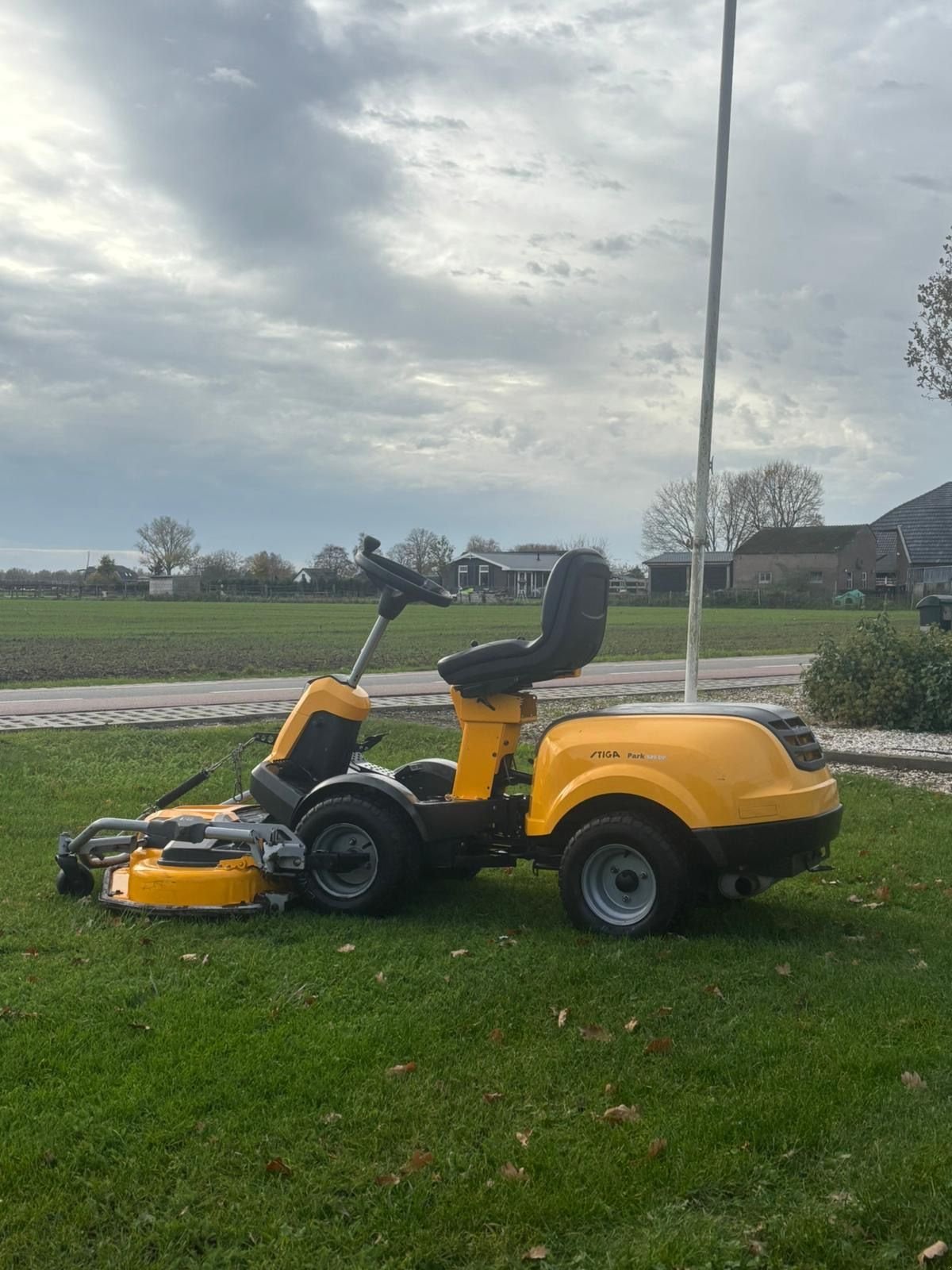 Sitzrasenmäher typu Stiga Park, Gebrauchtmaschine v Wadenoijen (Obrázek 3)