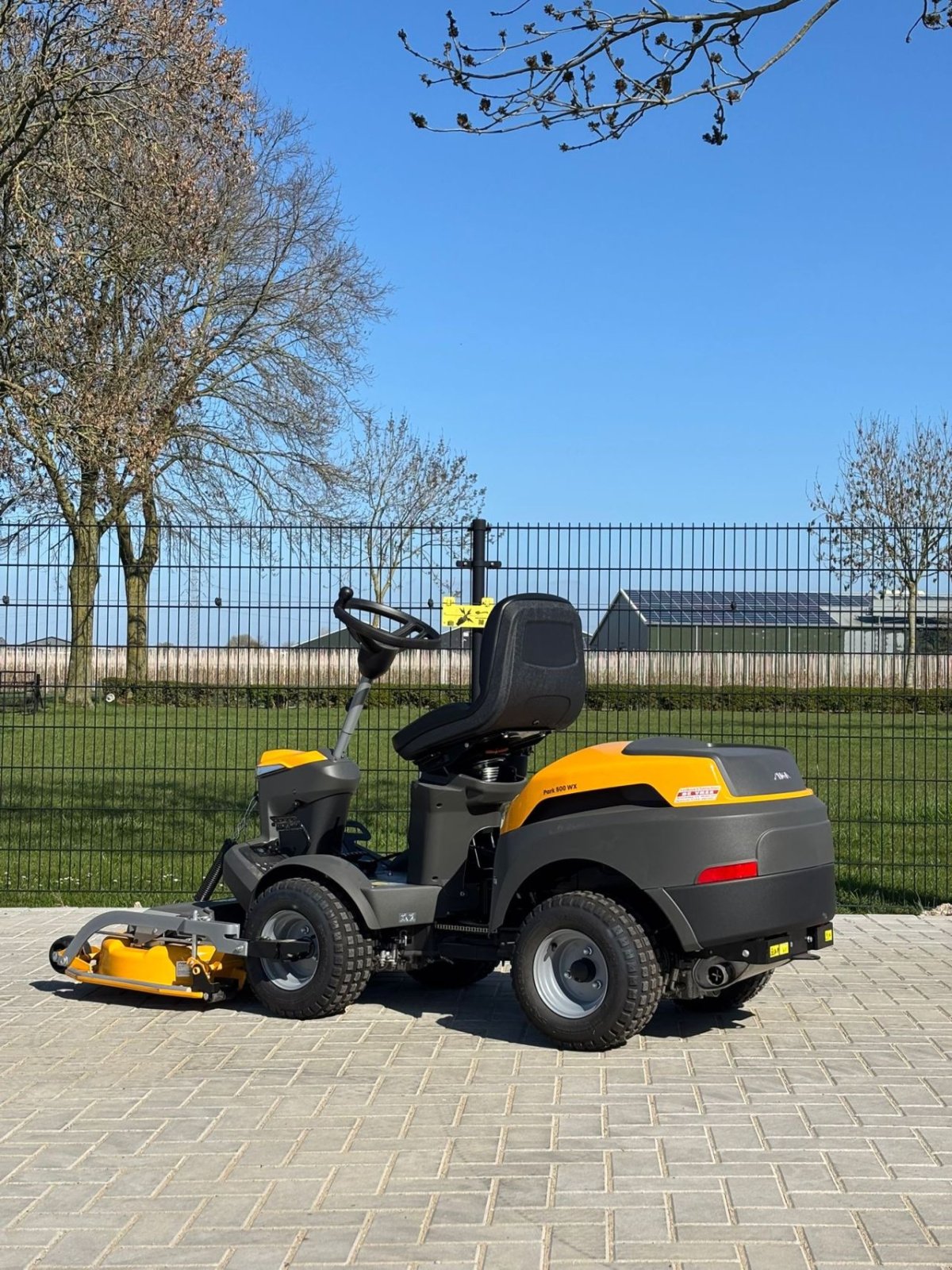 Sitzrasenmäher del tipo Stiga Park, Gebrauchtmaschine In Wadenoijen (Immagine 3)