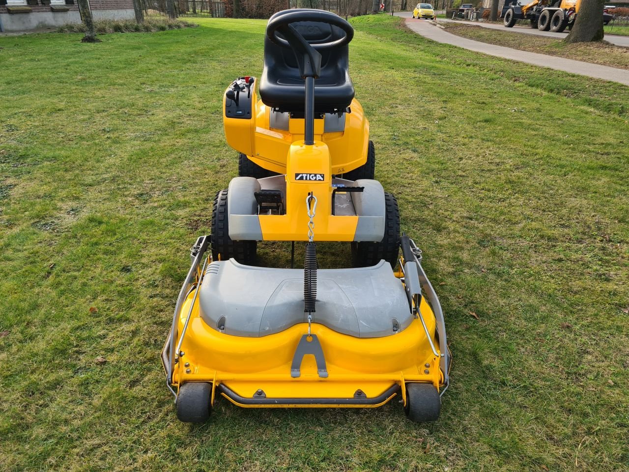 Sitzrasenmäher za tip Stiga Park, Gebrauchtmaschine u Lierop (Slika 2)