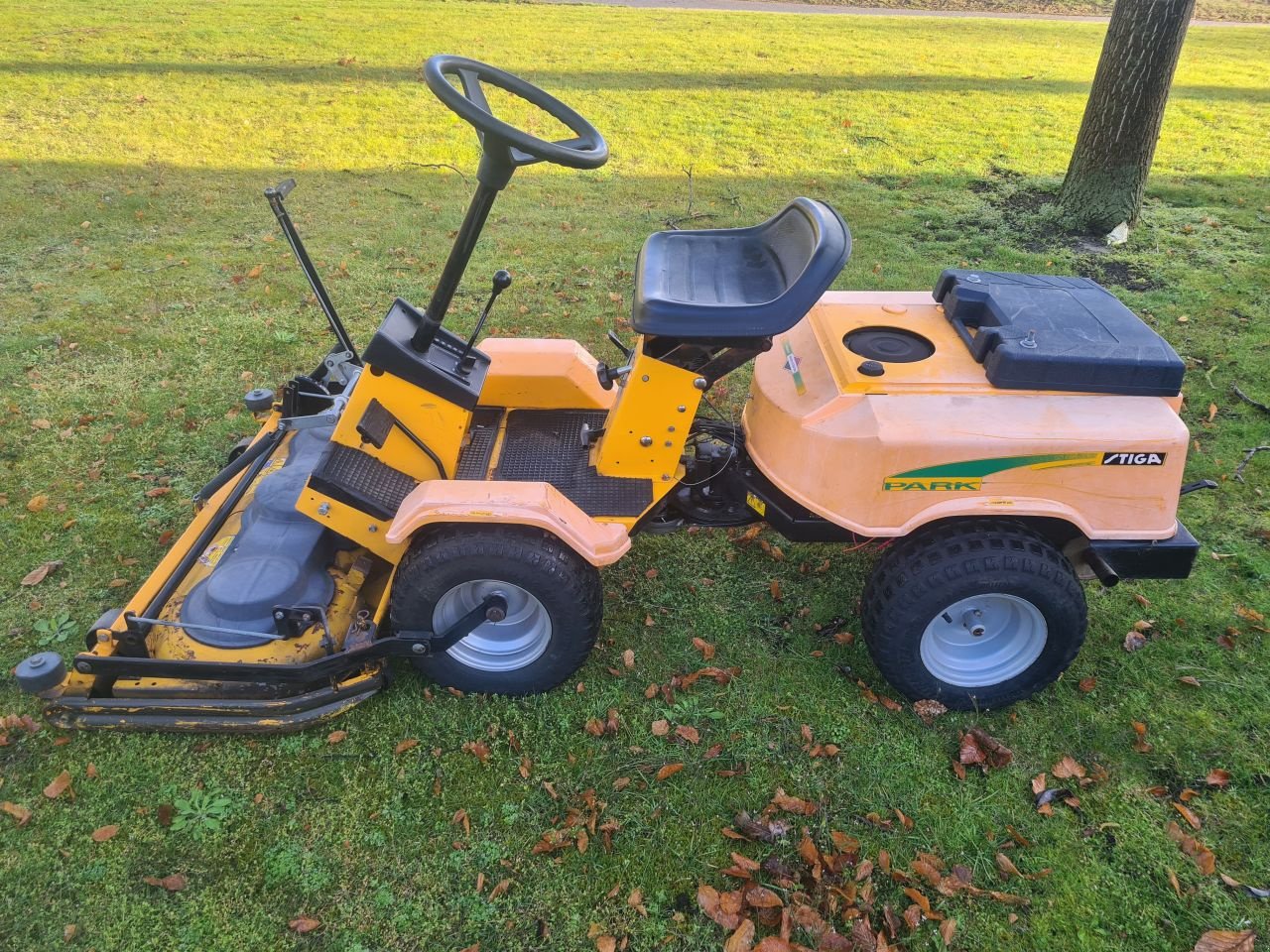 Sitzrasenmäher tip Stiga Park, Gebrauchtmaschine in Lierop (Poză 7)