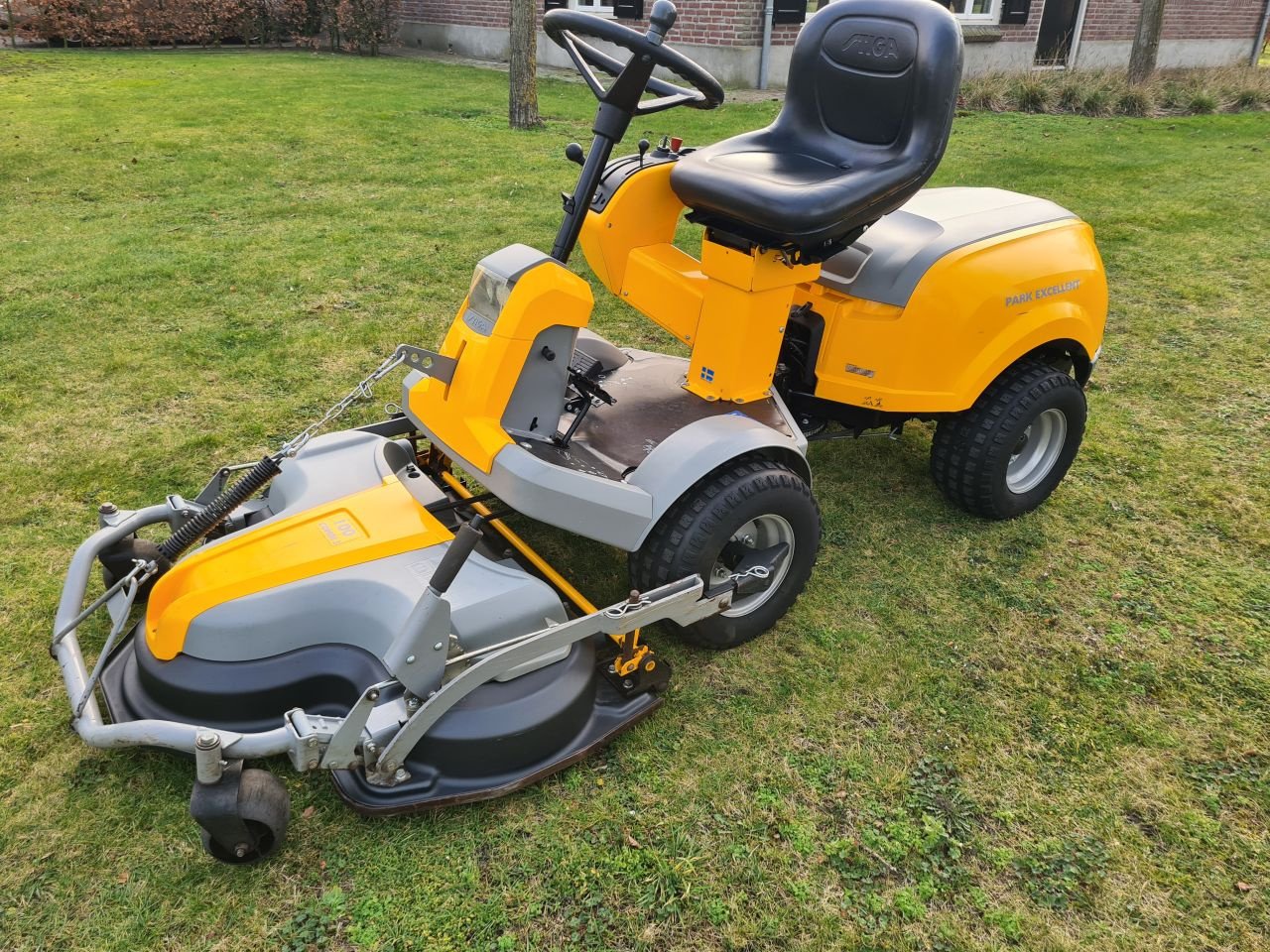 Sitzrasenmäher a típus Stiga Park, Gebrauchtmaschine ekkor: Lierop (Kép 1)