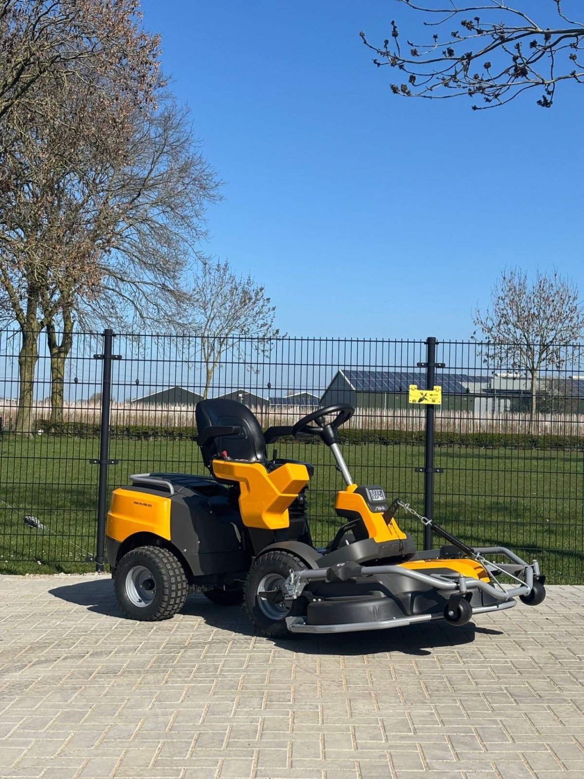 Sitzrasenmäher от тип Stiga Pro900, Gebrauchtmaschine в Wadenoijen (Снимка 1)