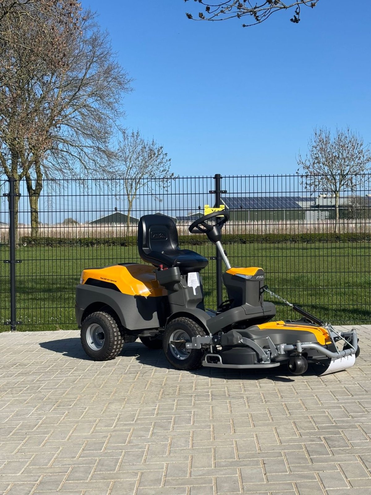 Sitzrasenmäher a típus Stiga Special, Gebrauchtmaschine ekkor: Wadenoijen (Kép 1)