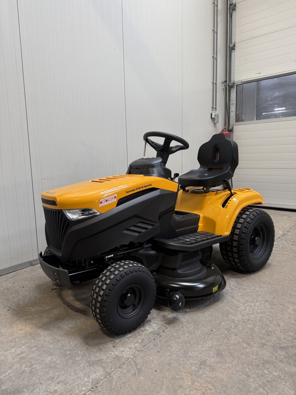 Sitzrasenmäher del tipo Stiga Tornado, Gebrauchtmaschine en Wadenoijen (Imagen 1)