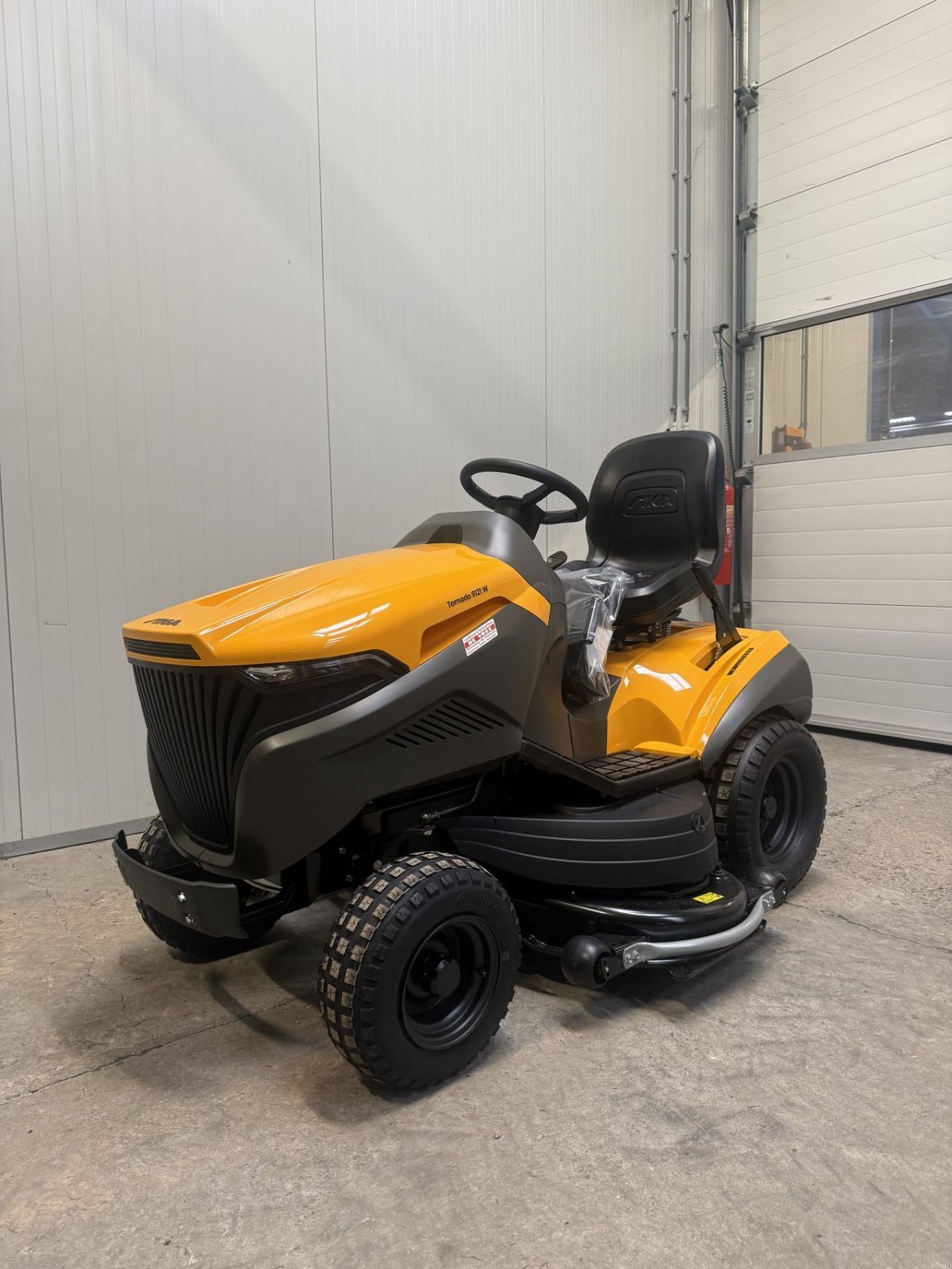 Sitzrasenmäher del tipo Stiga Tornado, Gebrauchtmaschine en Wadenoijen (Imagen 1)