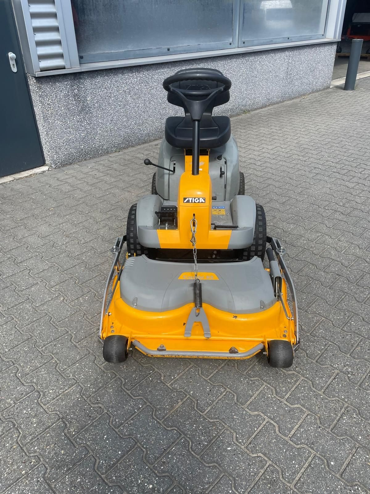 Sitzrasenmäher typu Stiga Villa Ready frontmaaier, Gebrauchtmaschine v Roermond (Obrázek 2)