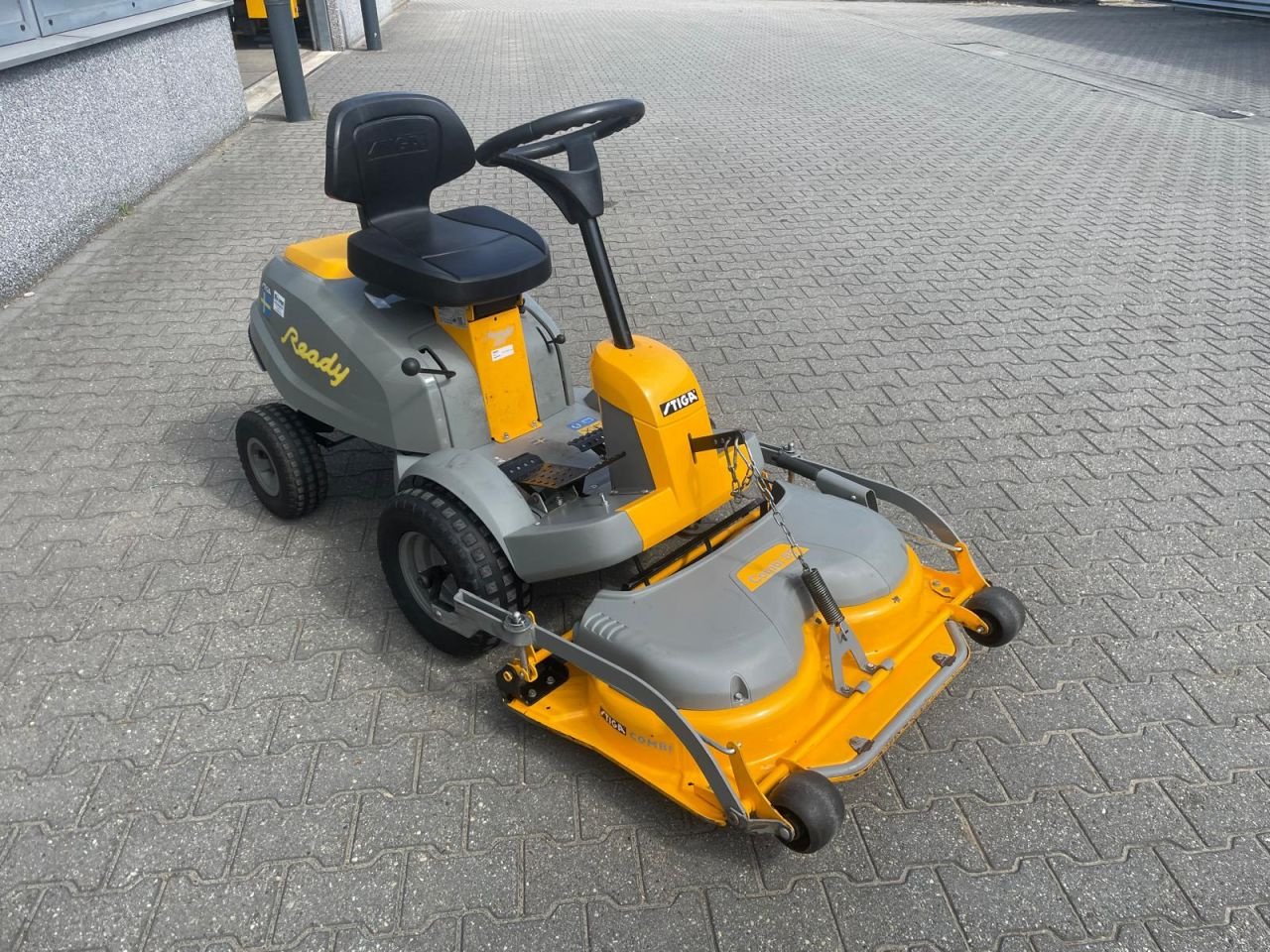 Sitzrasenmäher typu Stiga Villa Ready frontmaaier, Gebrauchtmaschine v Roermond (Obrázek 3)