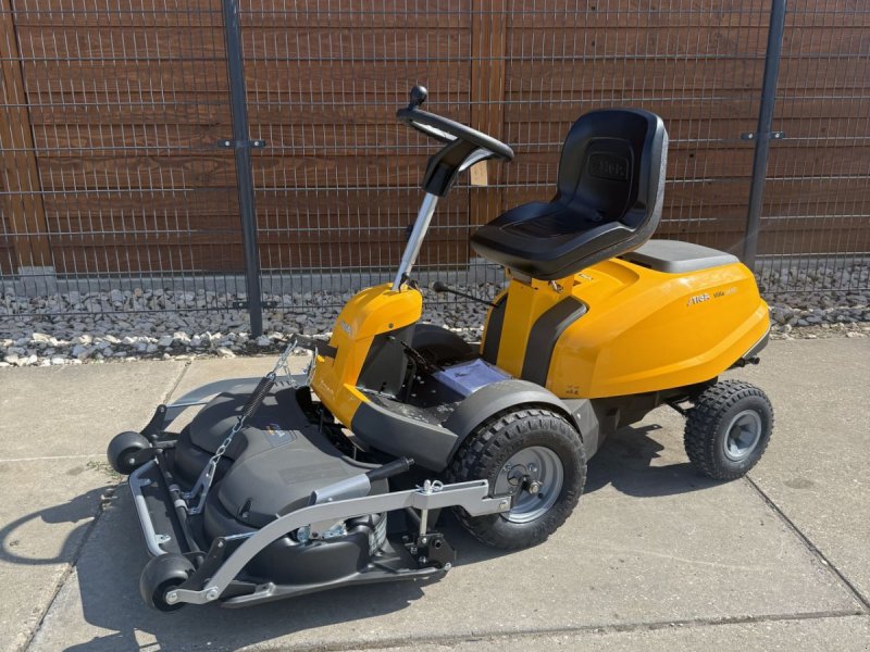 Sitzrasenmäher typu Stiga Villa, Gebrauchtmaschine w Wadenoijen (Zdjęcie 1)