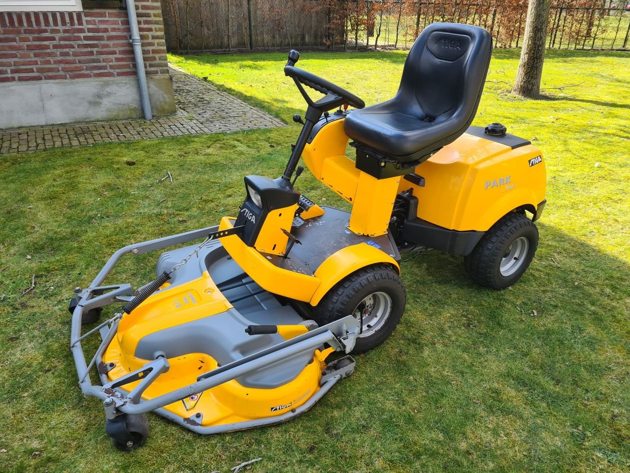 Sitzrasenmäher des Typs Stiga Villa, Gebrauchtmaschine in Lierop (Bild 11)