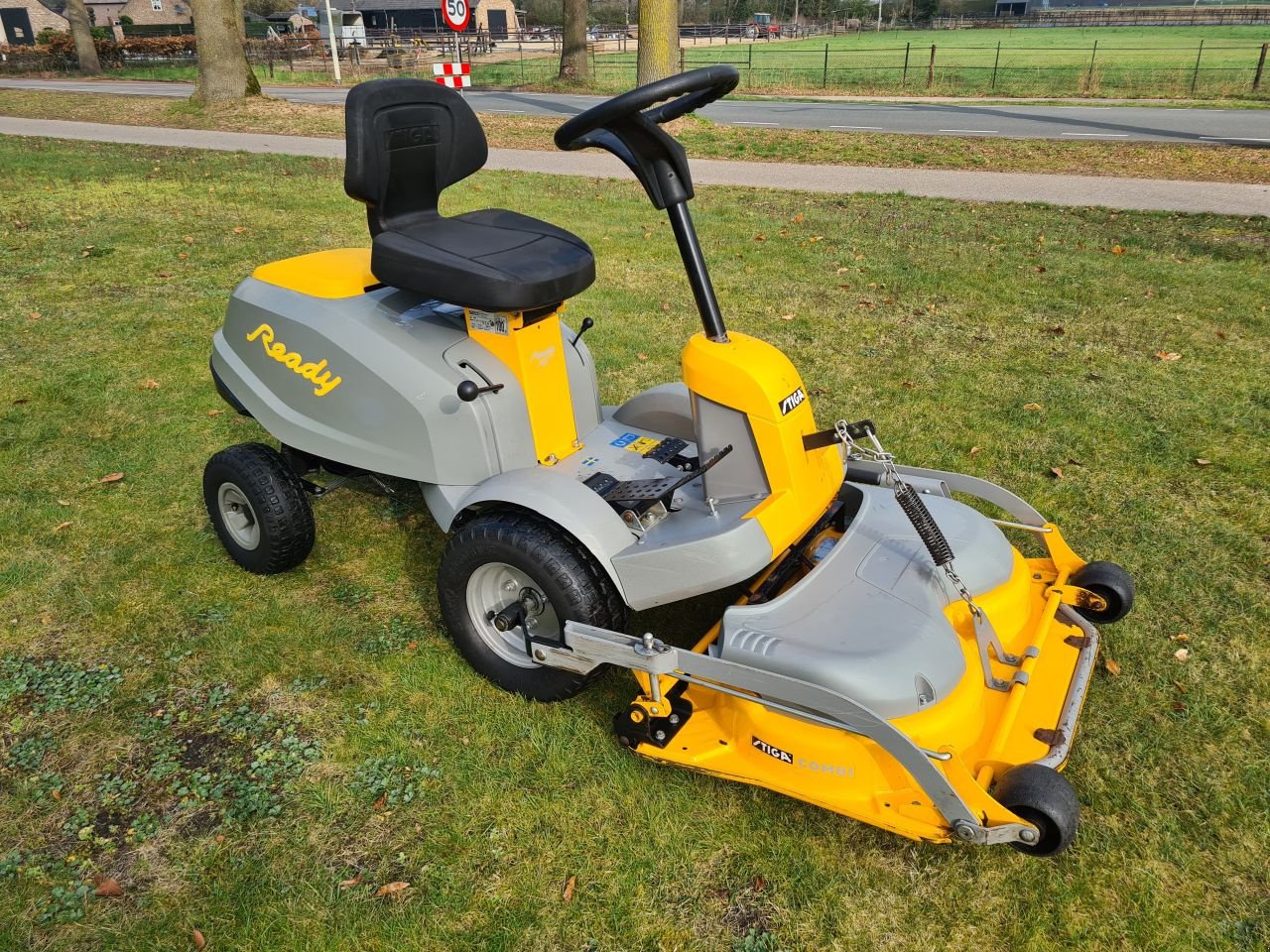 Sitzrasenmäher Türe ait Stiga Villa, Gebrauchtmaschine içinde Lierop (resim 8)