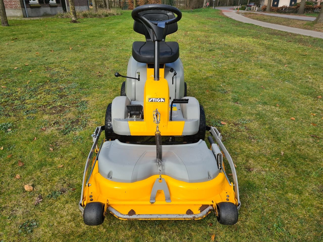 Sitzrasenmäher Türe ait Stiga Villa, Gebrauchtmaschine içinde Lierop (resim 5)