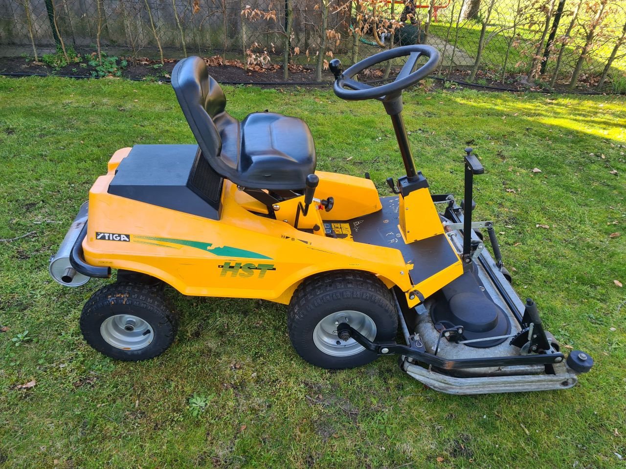 Sitzrasenmäher Türe ait Stiga Villa, Gebrauchtmaschine içinde Lierop (resim 8)
